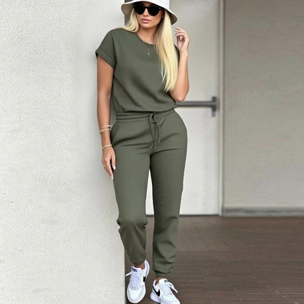 Lounge Life Set Two-piece